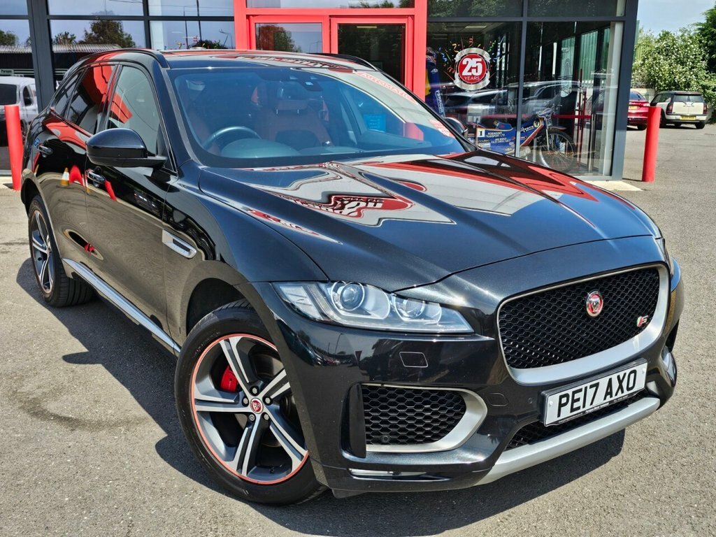 Jaguar F-Pace 3L S Black