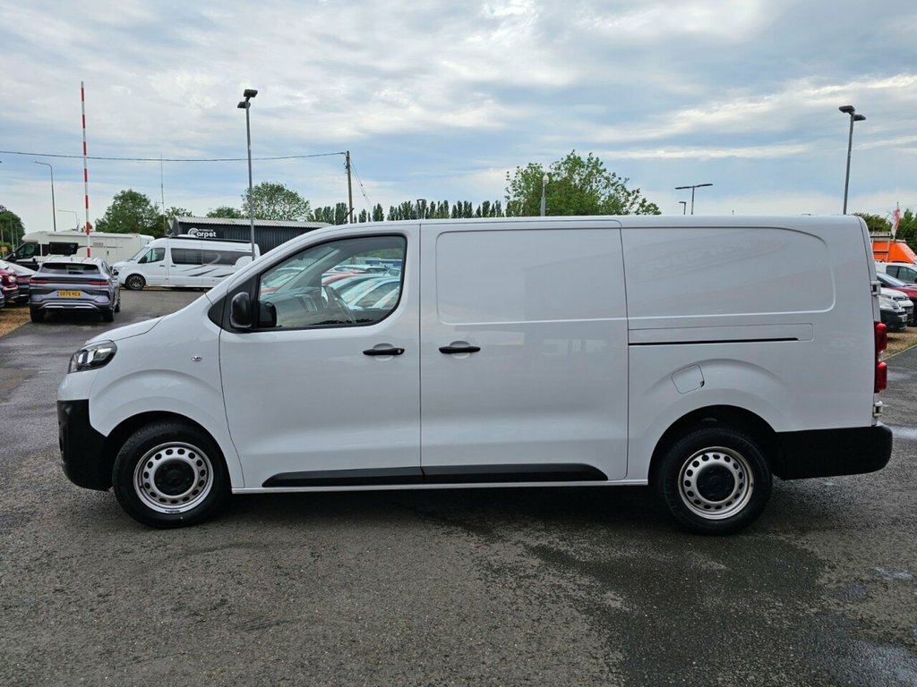 Vauxhall Vivaro 1.5L Prime 6Dr DP23EOU White #6