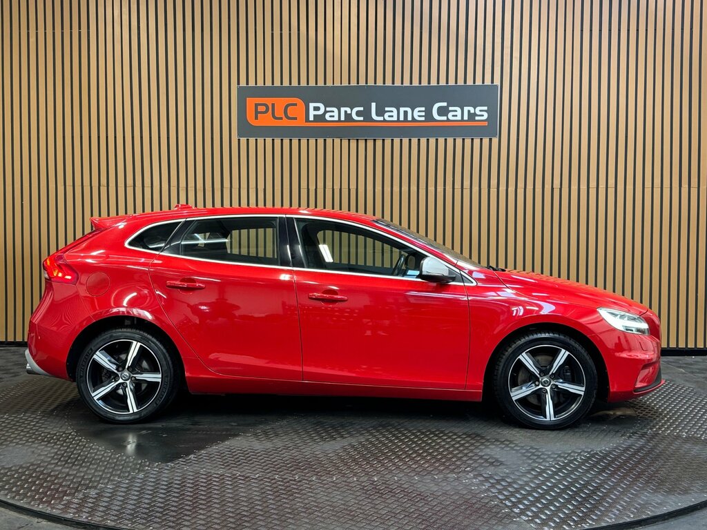 Volvo V40 1.5 T3 R-design Nav Plus Hatchback MR64RAM Red #2