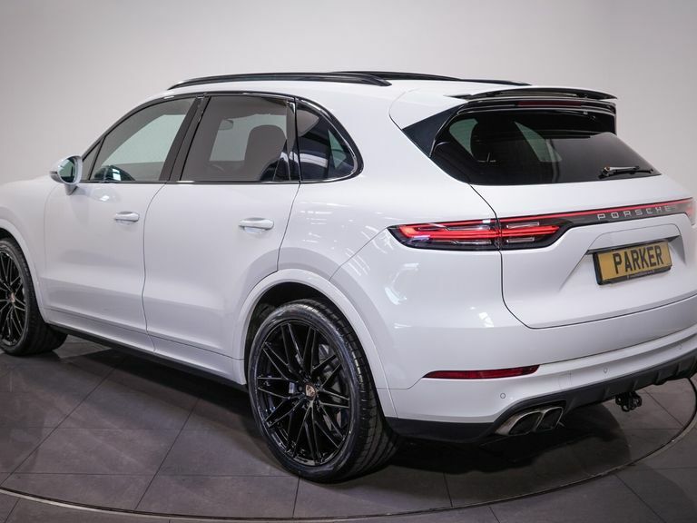 Porsche Cayenne Turbo Tiptronic S White #2
