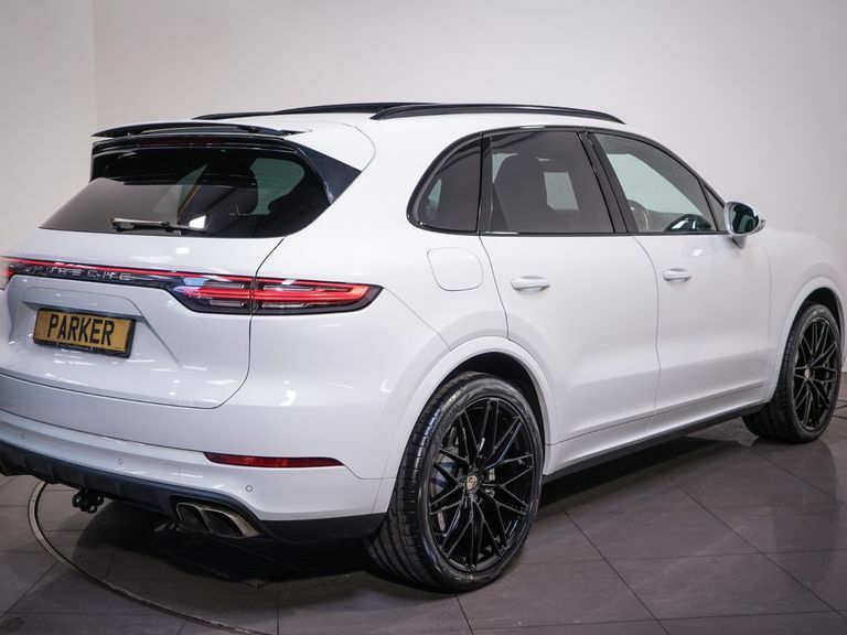 Porsche Cayenne Turbo Tiptronic S White #4