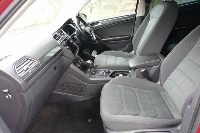 Volkswagen Tiguan 2.0 Tsi Sel Suv Dsg 4Motion Euro 6 Ss SO69JWN Red #2
