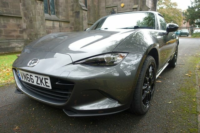 Mazda MX-5 RF 2.0 Skyactiv-g Launch Edition Convertible Petr Grey
