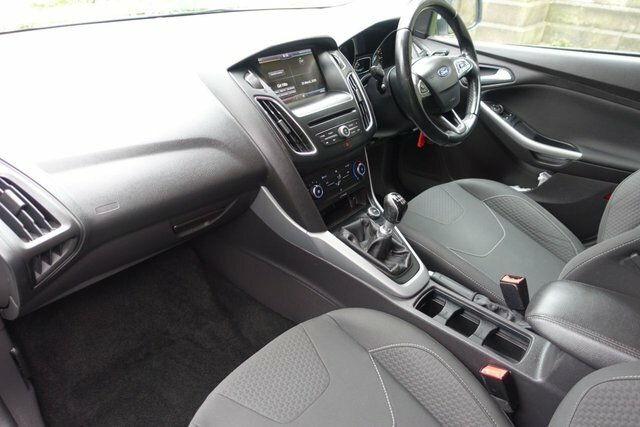 Ford Focus 1.5 Tdci Zetec Hatchback Euro 6 MK15MYW Blue #4
