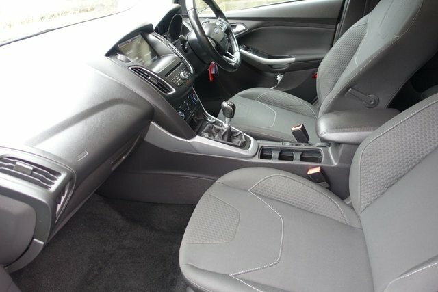 Ford Focus 1.5 Tdci Zetec Hatchback Euro 6 MK15MYW Blue #2
