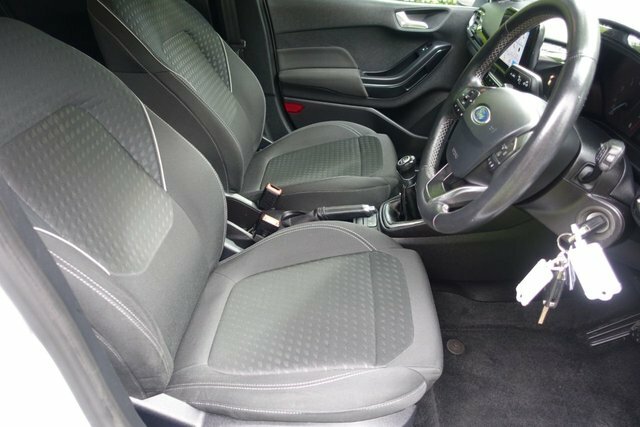 Ford Fiesta 1.1 Ti-vct Zetec Hatchback Euro OV67XTL White #3