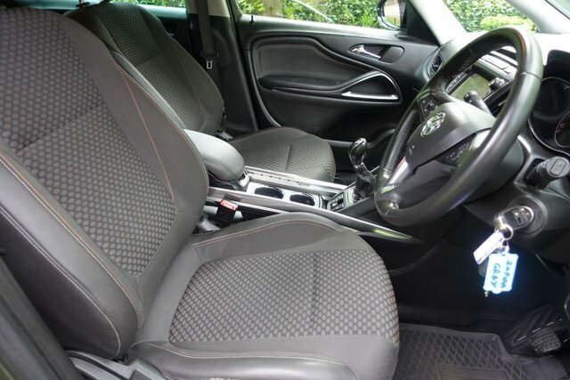 Vauxhall Zafira Tourer 2.0 Cdti Tech Line Mpv Euro 6 S Grey #3