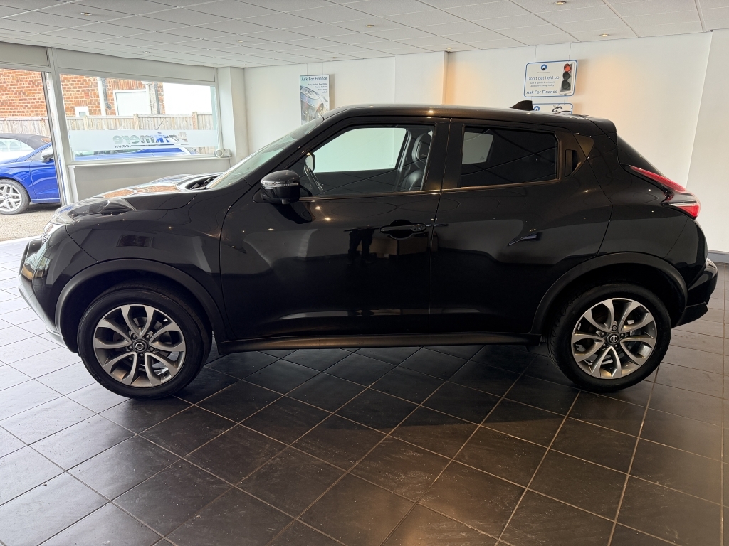 Nissan Juke 1.6 Tekna Xtronic EU19RUR Black #4