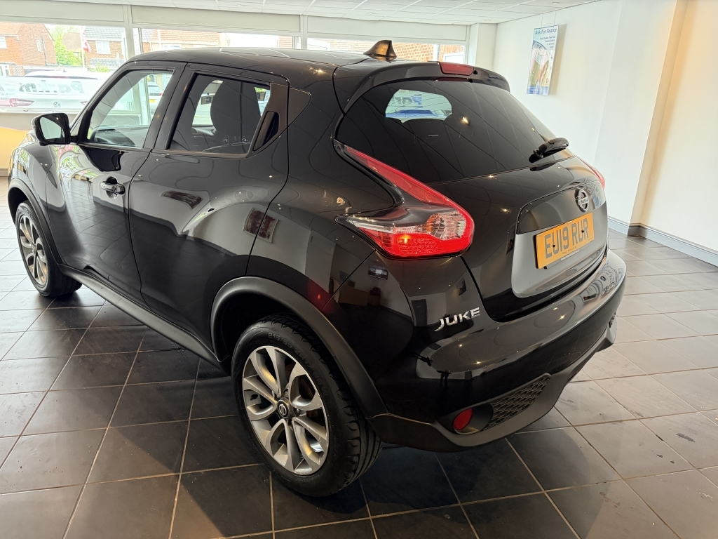 Nissan Juke 1.6 Tekna Xtronic EU19RUR Black #5