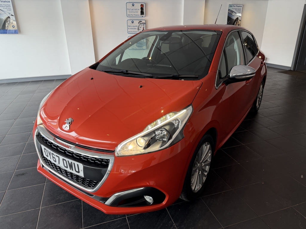 Peugeot 208 1.2 Puretech Allure OY67OWU Orange #3