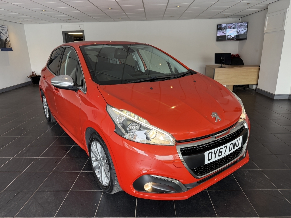 Peugeot 208 1.2 Puretech Allure Orange