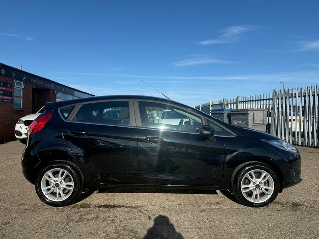 Ford Fiesta Hatchback LV17LFE Black #2