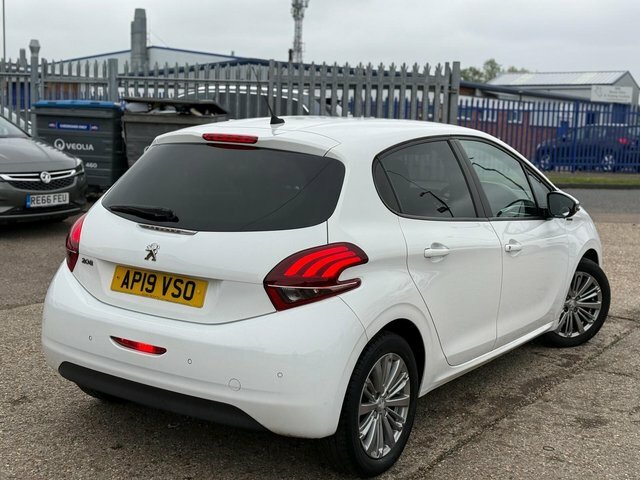 Peugeot 208 Hatchback AP19VSO White #3