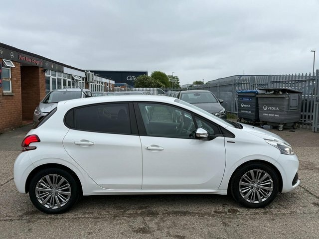 Peugeot 208 Hatchback AP19VSO White #2
