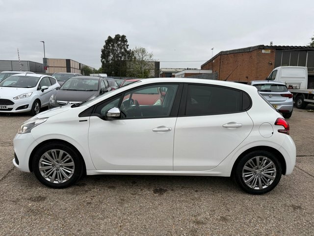 Peugeot 208 Hatchback AP19VSO White #6