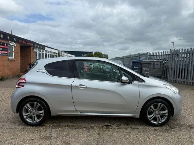 Peugeot 208 Hatchback KR63OXM Silver #2