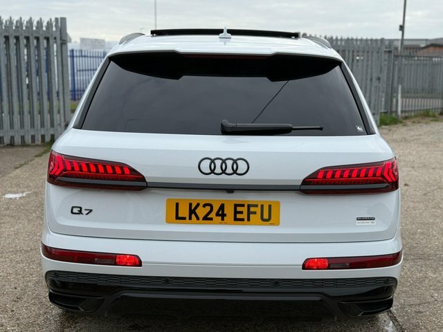Audi Q7 Suv LK24EFU White #4