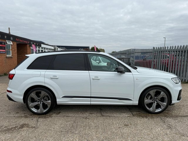 Audi Q7 Suv LK24EFU White #2