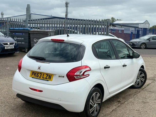 Peugeot 208 Hatchback White #3