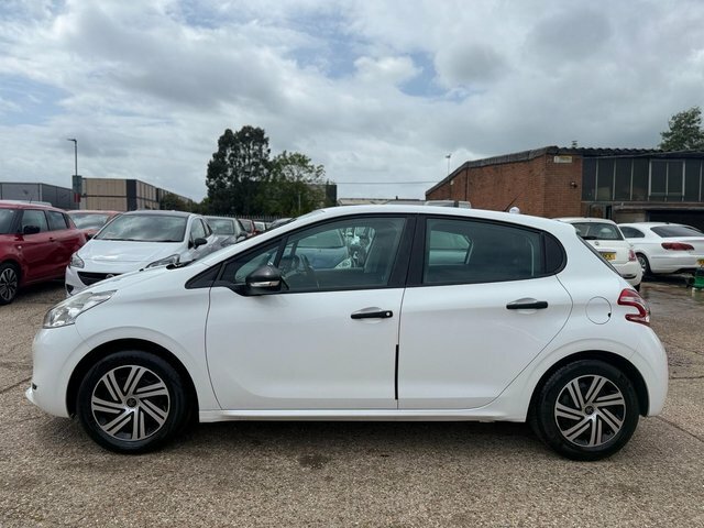 Peugeot 208 Hatchback White #5