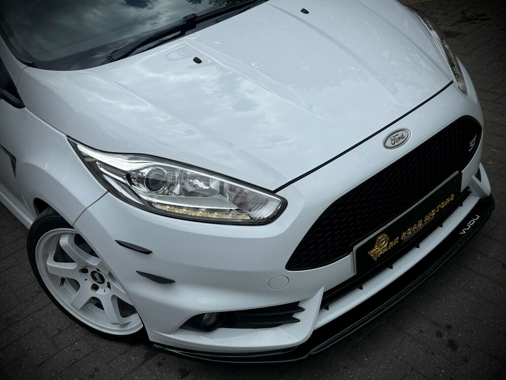 Ford Fiesta 1.6 Ecoboost St-2 Hatchback  White #4