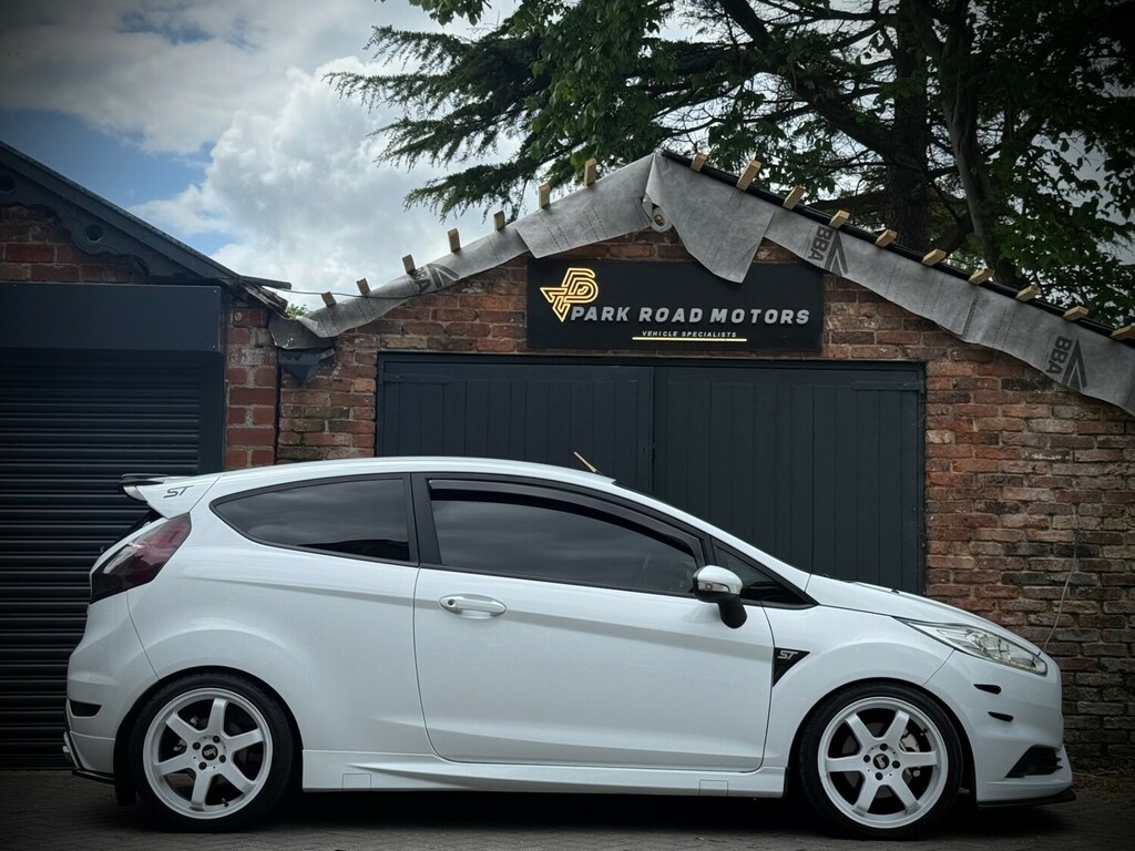 Ford Fiesta 1.6 Ecoboost St-2 Hatchback  White #6