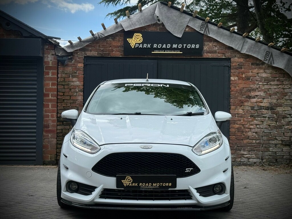 Ford Fiesta 1.6 Ecoboost St-2 Hatchback  White #2