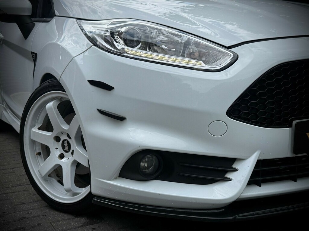 Ford Fiesta 1.6 Ecoboost St-2 Hatchback  White #5