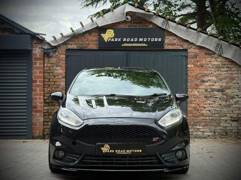 Ford Fiesta 1.6 Ecoboost St-3 Hatchback  Black #2