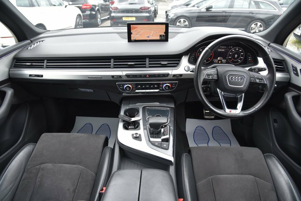 Audi Q7 3L S Line BK16BWF Black #2