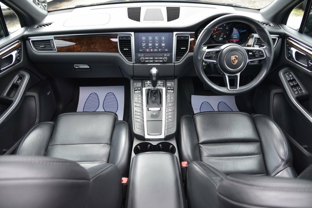 Porsche Macan 3L Gts EP18JYJ Grey #2