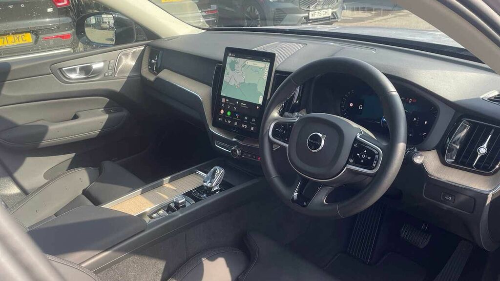 Volvo XC60 Plus, B5 Awd Mild Hybrid, Dark WF75BYJ Silver #4