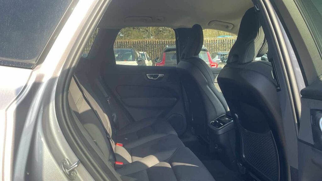 Volvo XC60 Plus, B5 Awd Mild Hybrid, Dark WF75BYJ Silver #6