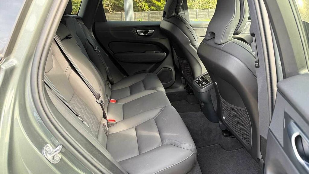 Volvo XC60 B5 P Awd Plus Dark WF75BYR #6