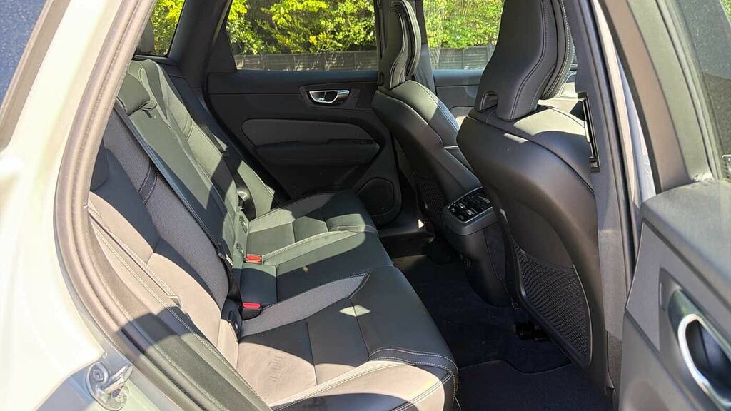 Volvo XC60 B5 P Awd Black Edition Plus WF75GKZ Grey #6