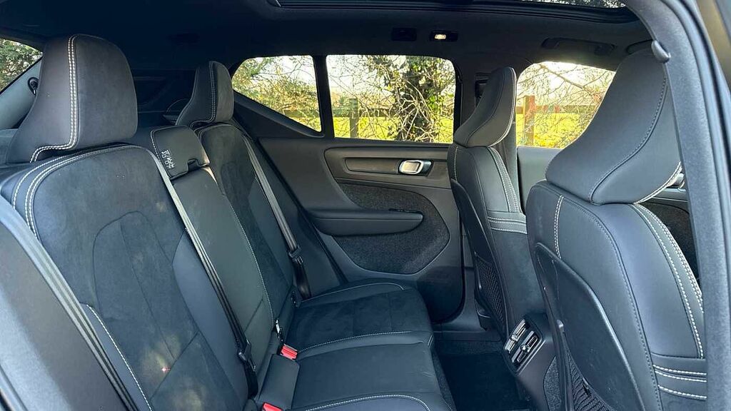 Volvo XC40 Ultra, B3 Mild Hybrid, Dark LG75NWW Silver #6