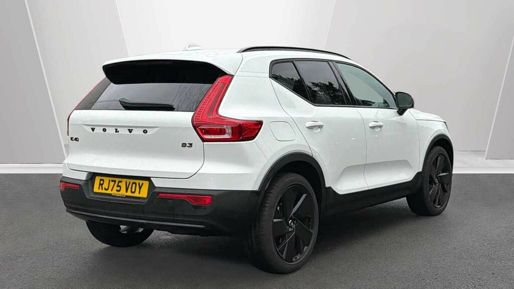Volvo XC40 B3 P Black Edition Plus RJ75VOY White #2