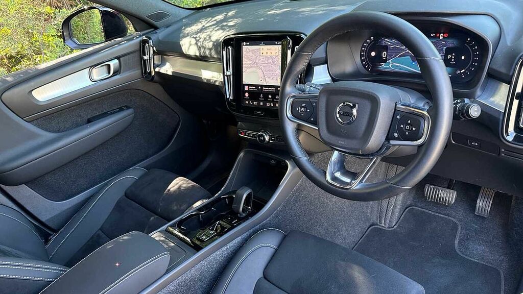 Volvo XC40 Black Edition Plus, B3 Mild Hybrid, LG75UPZ Black #4