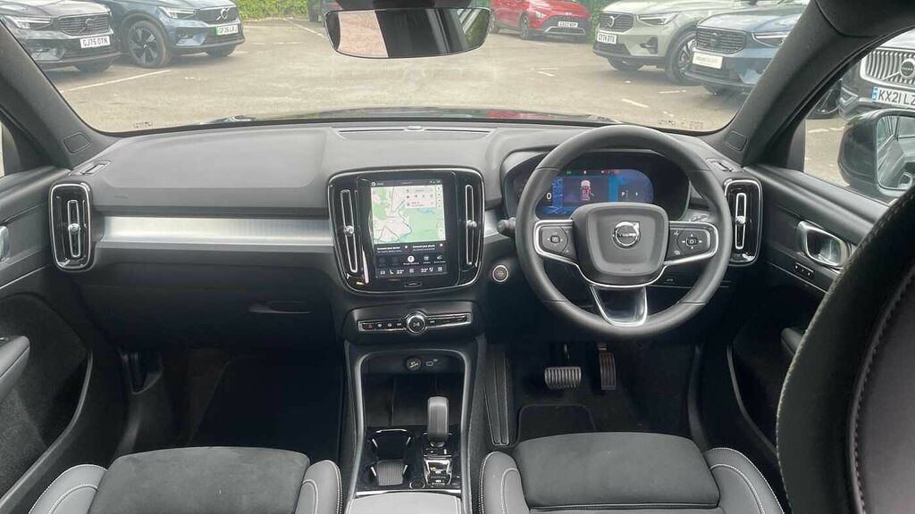 Volvo XC40 Black Edition Plus, B3 Mild Hybrid, GJ75JBX Black #5