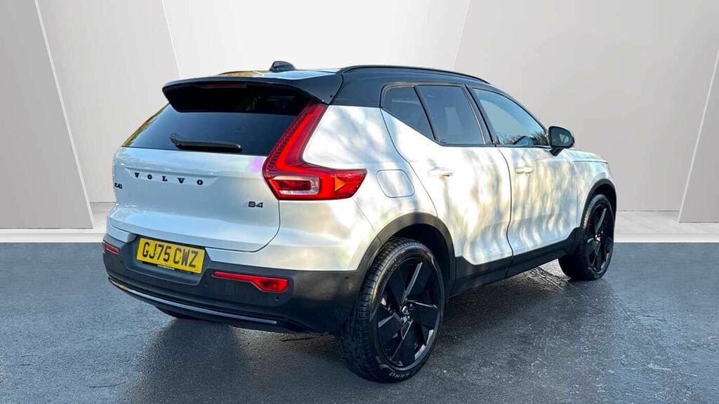Volvo XC40 Black Edition Ultra, B4 Mild Hybrid, GJ75CWZ White #2