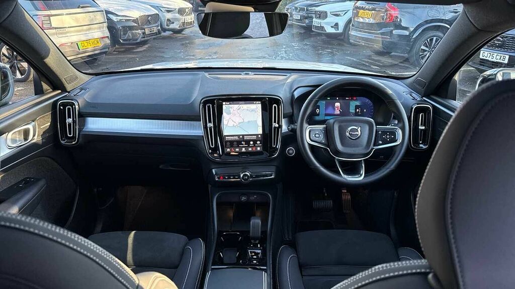 Volvo XC40 Black Edition Ultra, B4 Mild Hybrid, GJ75CWZ White #5