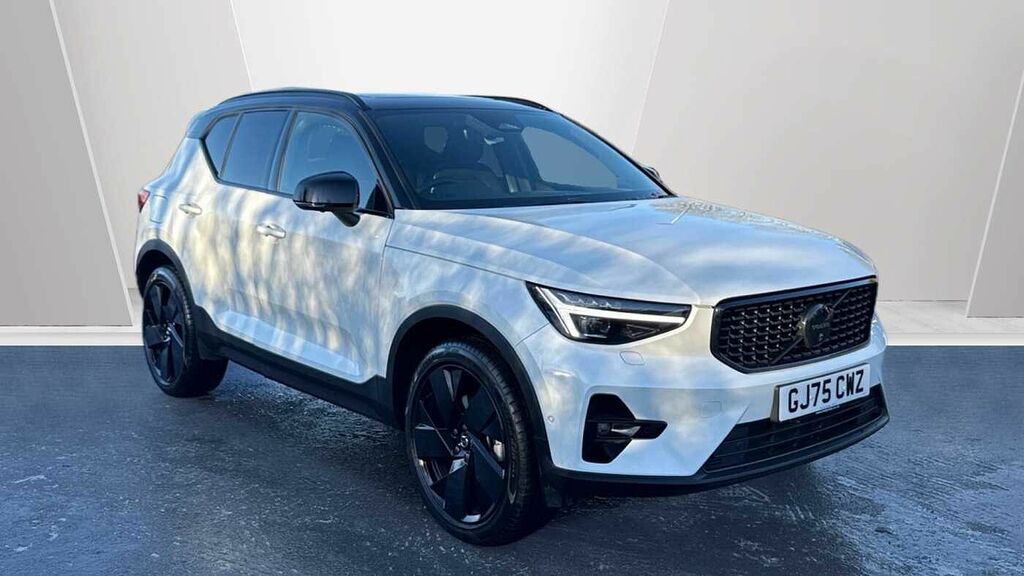 Volvo XC40 Black Edition Ultra, B4 Mild Hybrid, White