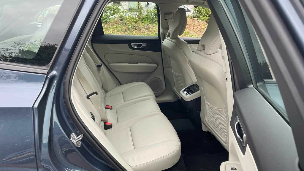 Volvo XC60 Plus, B5 Awd Mild Hybrid, Dark LA24NPX Blue #6