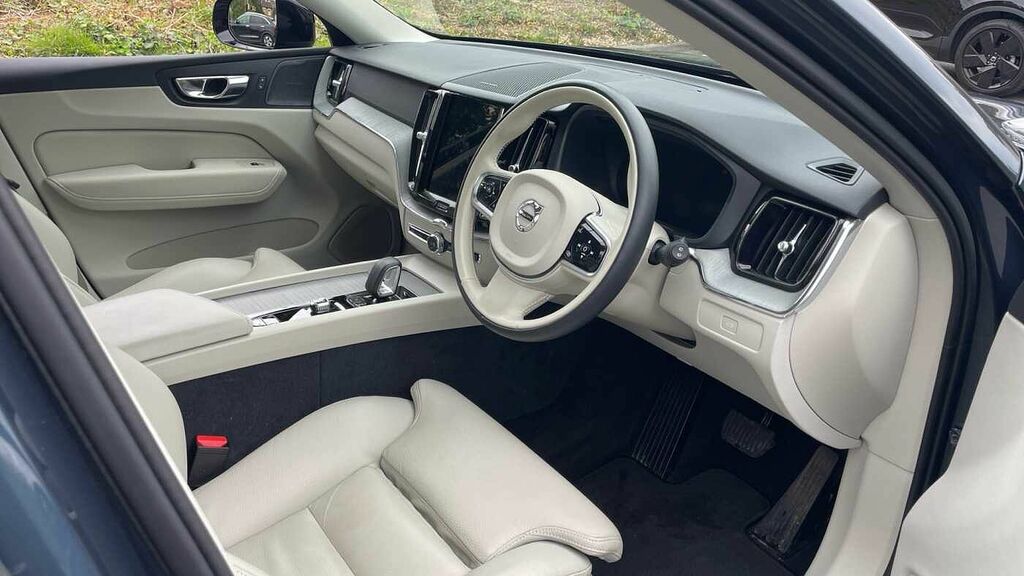 Volvo XC60 Plus, B5 Awd Mild Hybrid, Dark LA24NPX Blue #4