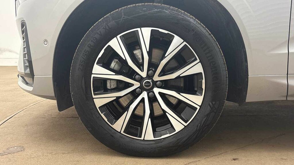 Volvo XC60 Plus, B5 Awd Mild Hybrid, Dark RV25ZRJ Silver #4