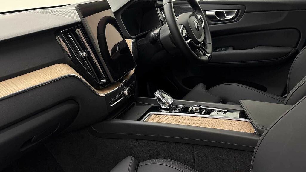 Volvo XC60 Plus, B5 Awd Mild Hybrid, Dark RF25AXW Black #6
