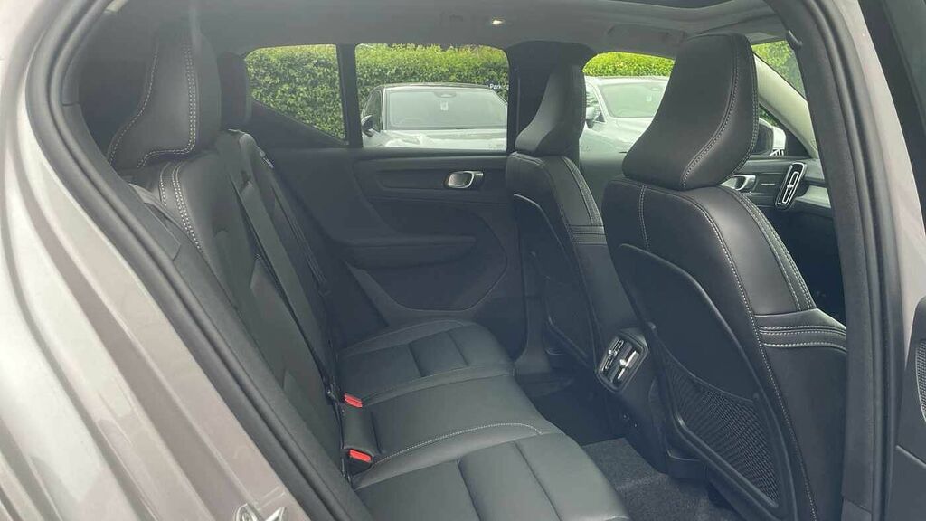 Volvo XC40 Ultra, B3 Mild Hybrid, Dark GJ26EOY Silver #6