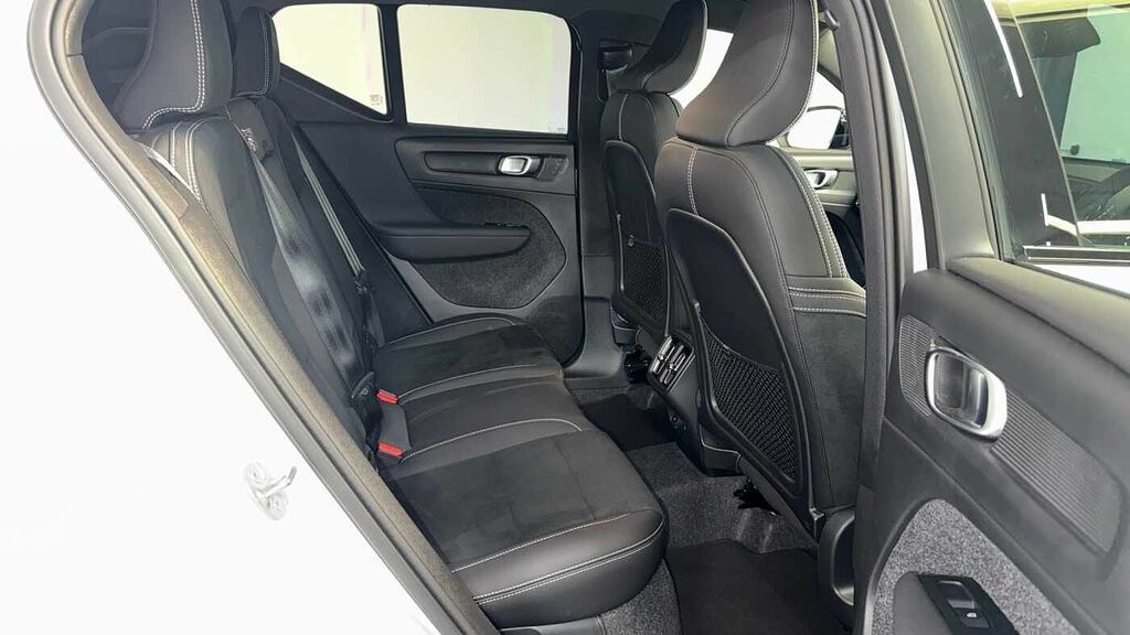 Volvo XC40 Black Edition Plus, B3 Mild Hybrid, LV75JXE White #6
