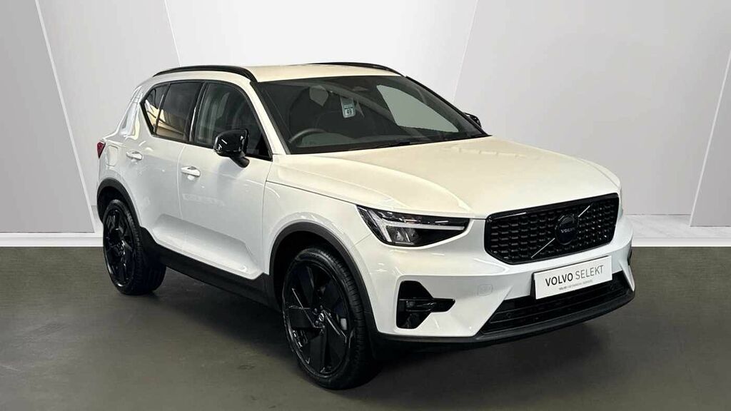 Volvo XC40 Black Edition Plus, B3 Mild Hybrid, White