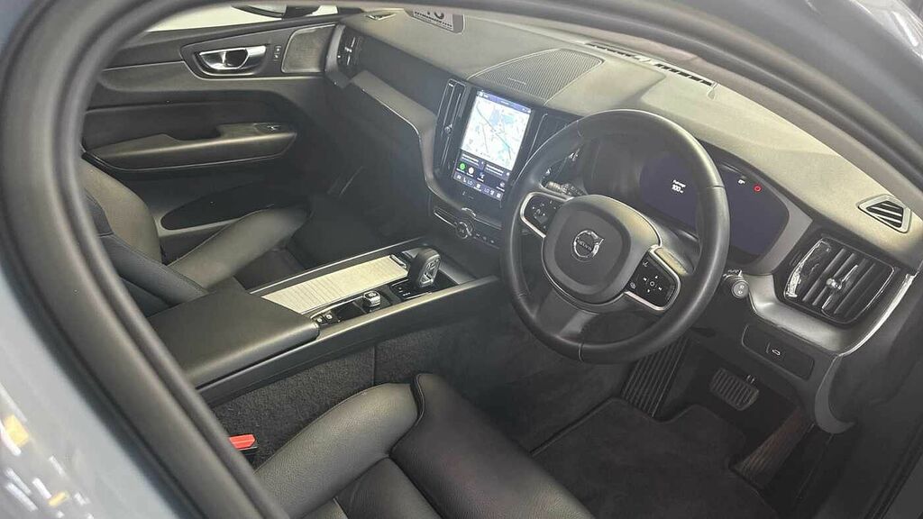 Volvo XC60 Plus, B5 Awd Mild Hybrid, Dark EJ22ZXR Grey #4